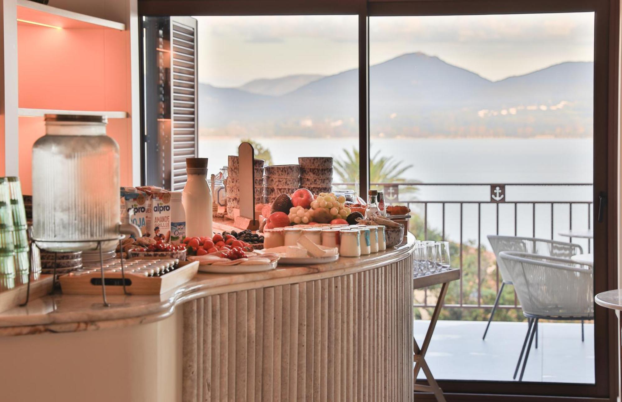 Tinah Saint-Tropez Hotel Exterior photo