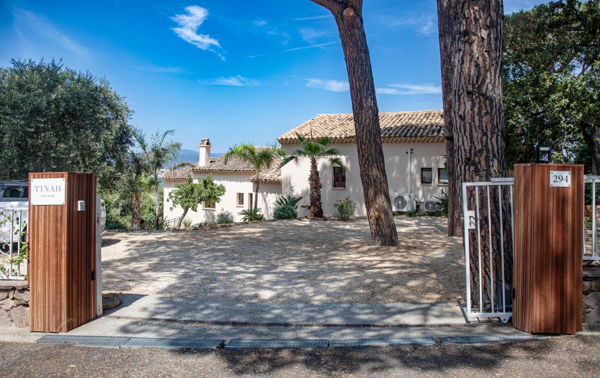 Tinah Saint-Tropez Hotel Exterior photo