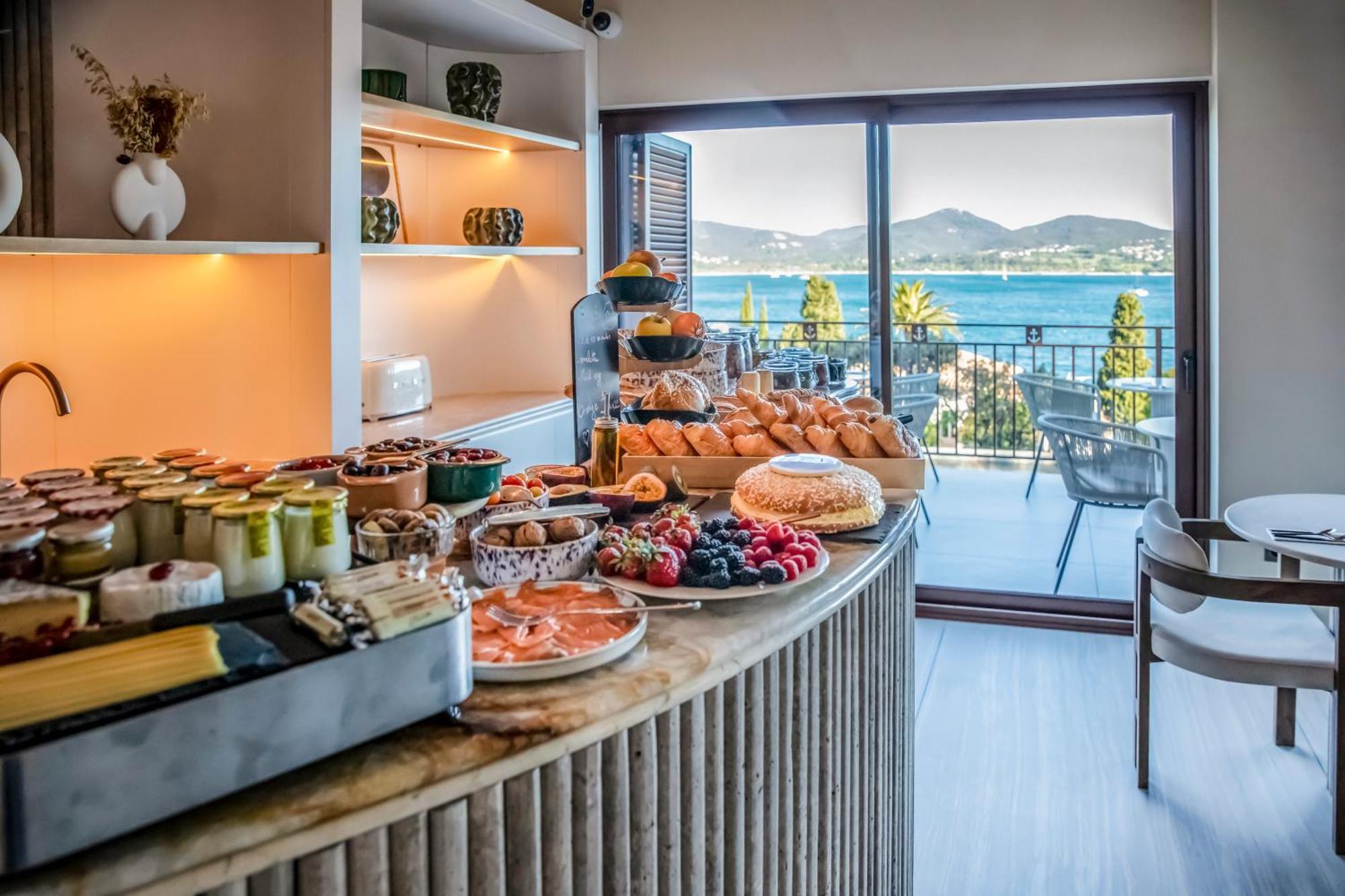 Tinah Saint-Tropez Hotel Exterior photo